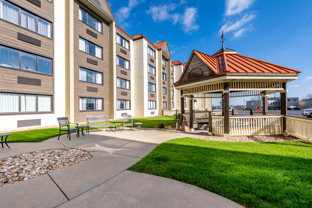 outdoor gazebo seating