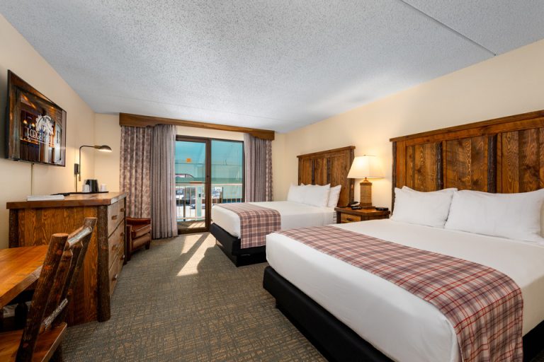 Balcony Jetted Tub Double Queen