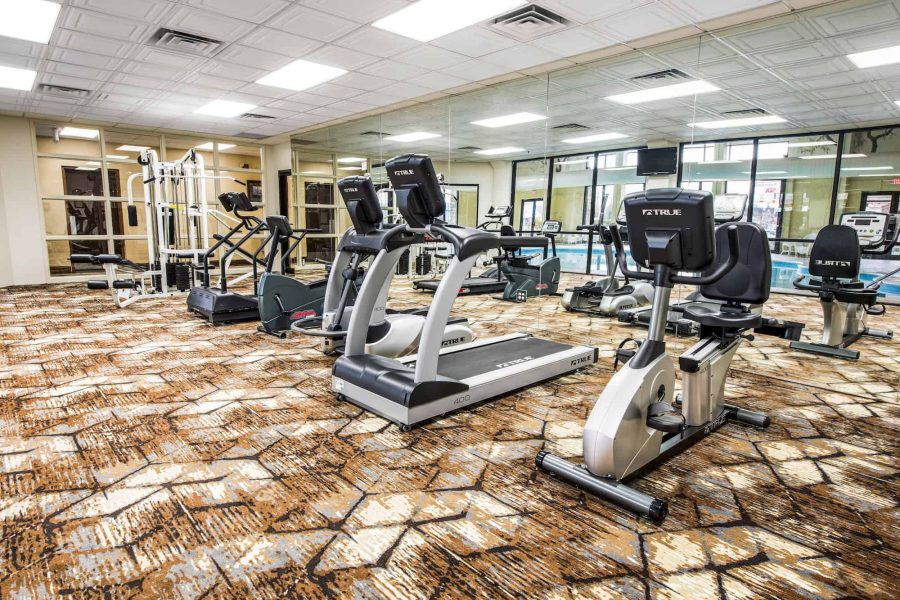 LOTO_WorkoutRoom Hotel workout room with various gym equipment
